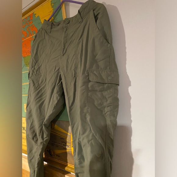 Columbia pants. Omni-wick. Sz 14 regular. Cargo packets. Lightweight. - Picture 6 of 8